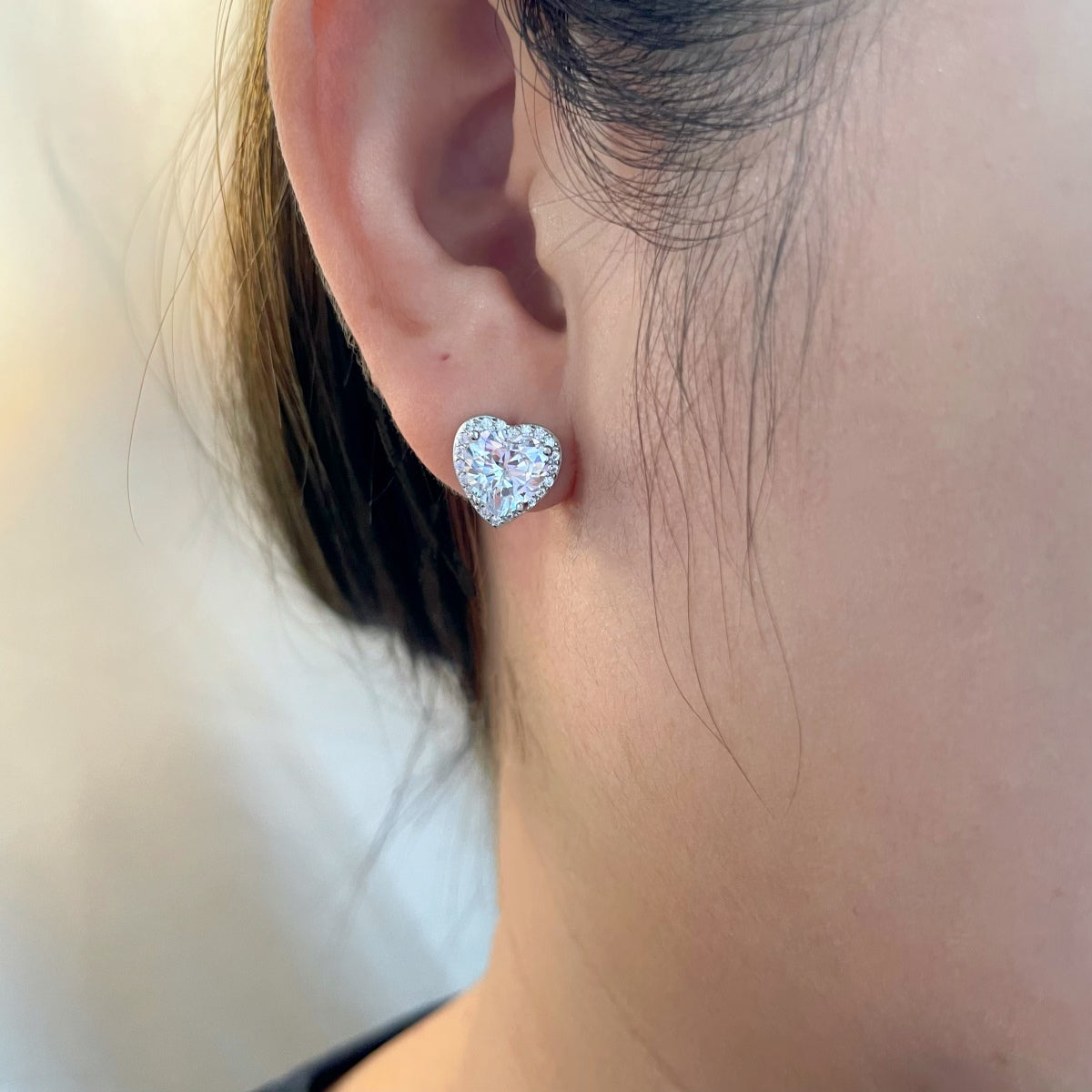 [Elitejewels]Sparkling Heart Shape Lover Earrings