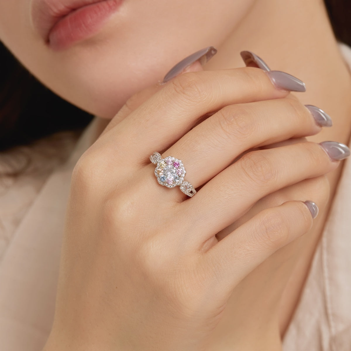 [Elitejewels]Delicate Colorful Round Cut Flower Shape Wedding Ring