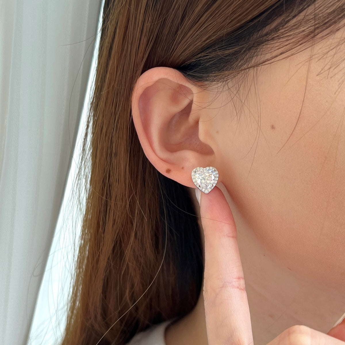 [Elitejewels]Sparkling Heart Shape Lover Earrings