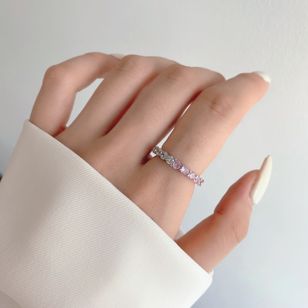 [Elitejewels]輝くラウンドカットテニスリング