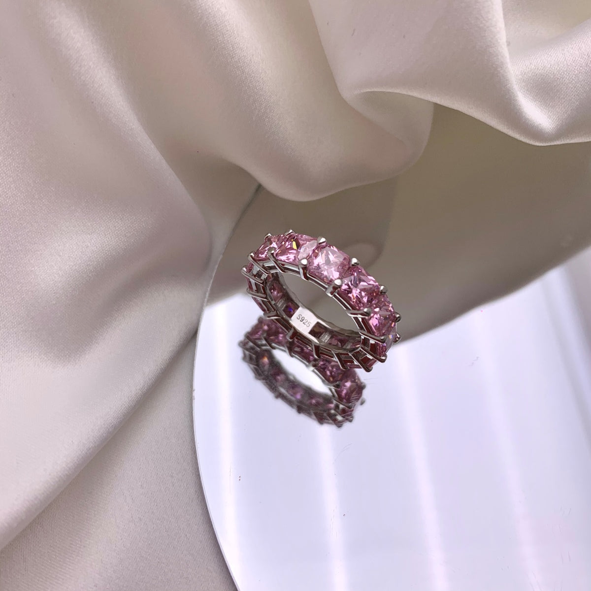 [Elitejewels]Elegant Princess Cut Tennis Ring