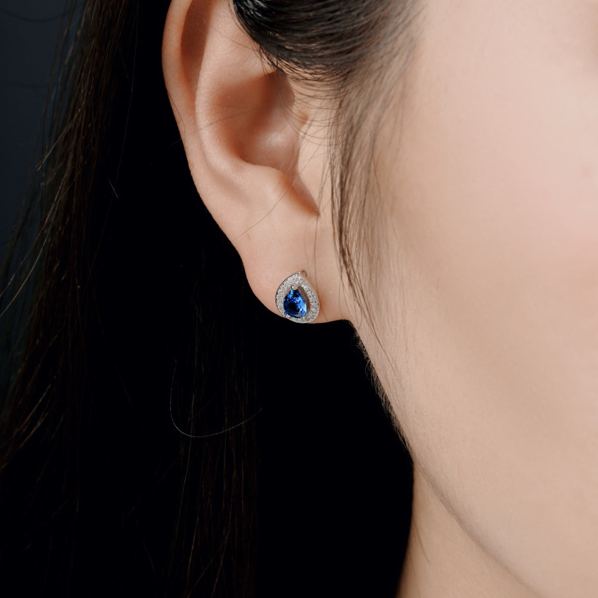 [Elitejewels]Luxurious Water Drop Shape Earrings