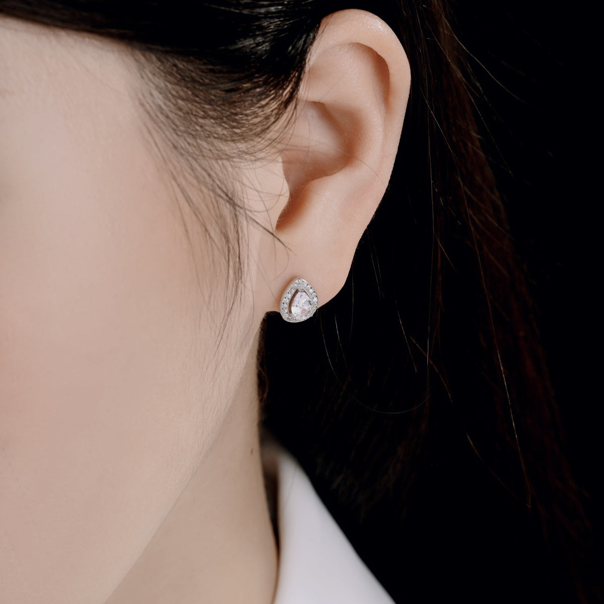 [Elitejewels]Luxurious Water Drop Shape Earrings