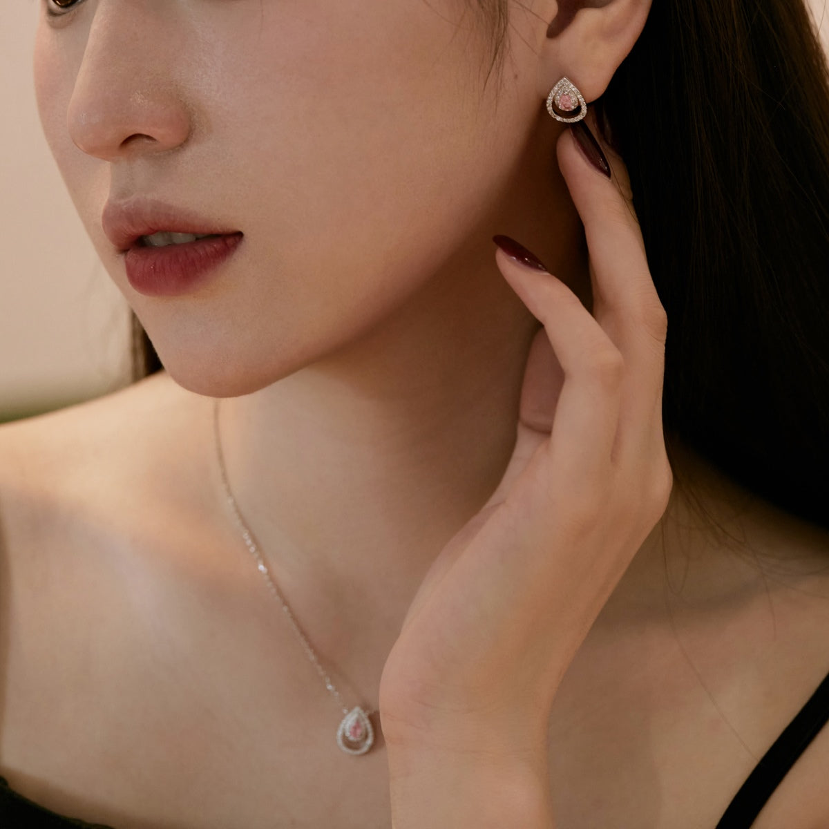 [Elitejewels]きらめく繊細な水滴型デイリーイヤリング