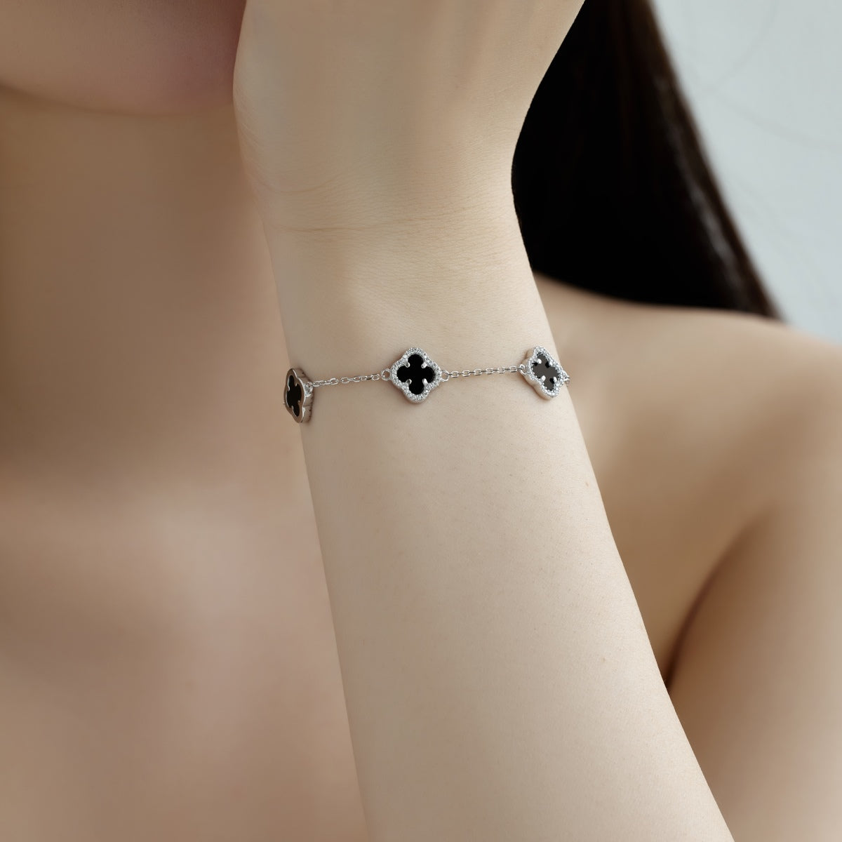 [Elitejewels]Exquisites Armband mit vierblättrigem Kleeblatt