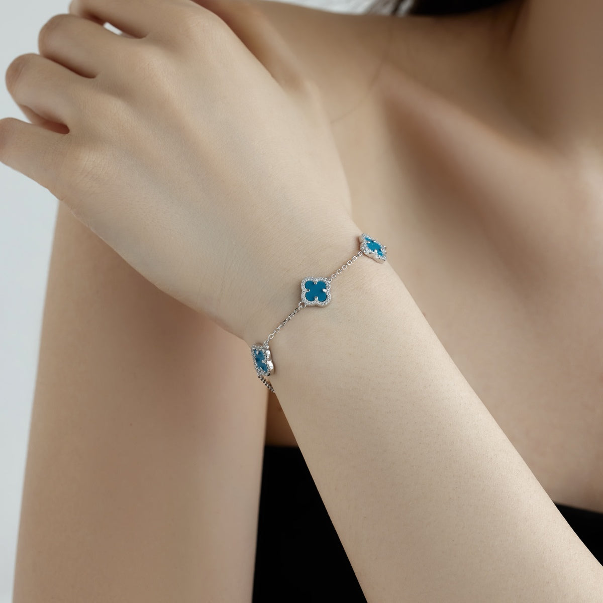 [Elitejewels]Exquisites Armband mit vierblättrigem Kleeblatt