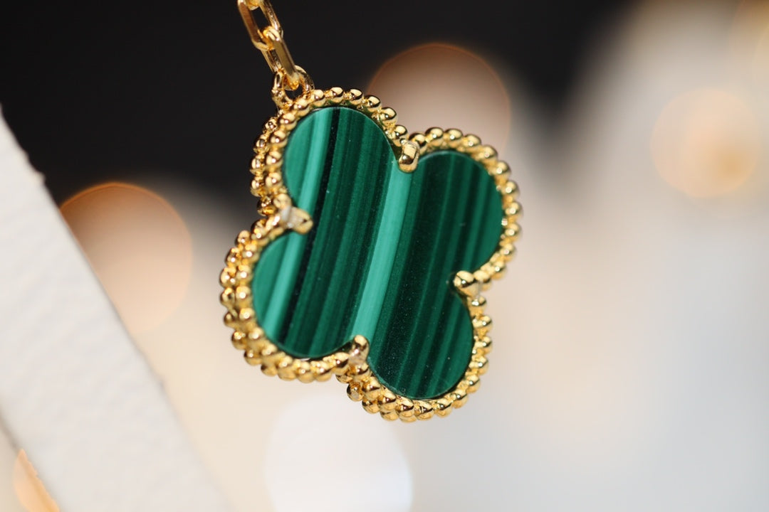 [Elitejewels]CLOVER EARRINGS GOLD MALACHITE DIAMOND 3 MOTIF