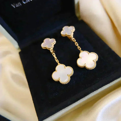 [Elitejewels]CLOVER 2 MOTIF WHITE MOP EARRINGS