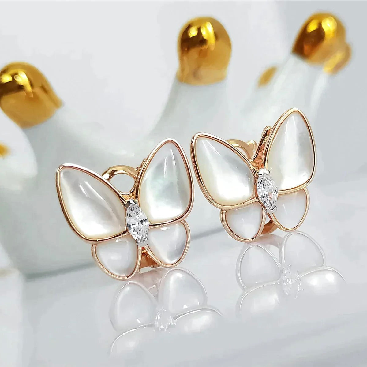 [Elitejewels]BUTTERFLY MOP DIAMOND EARRINGS