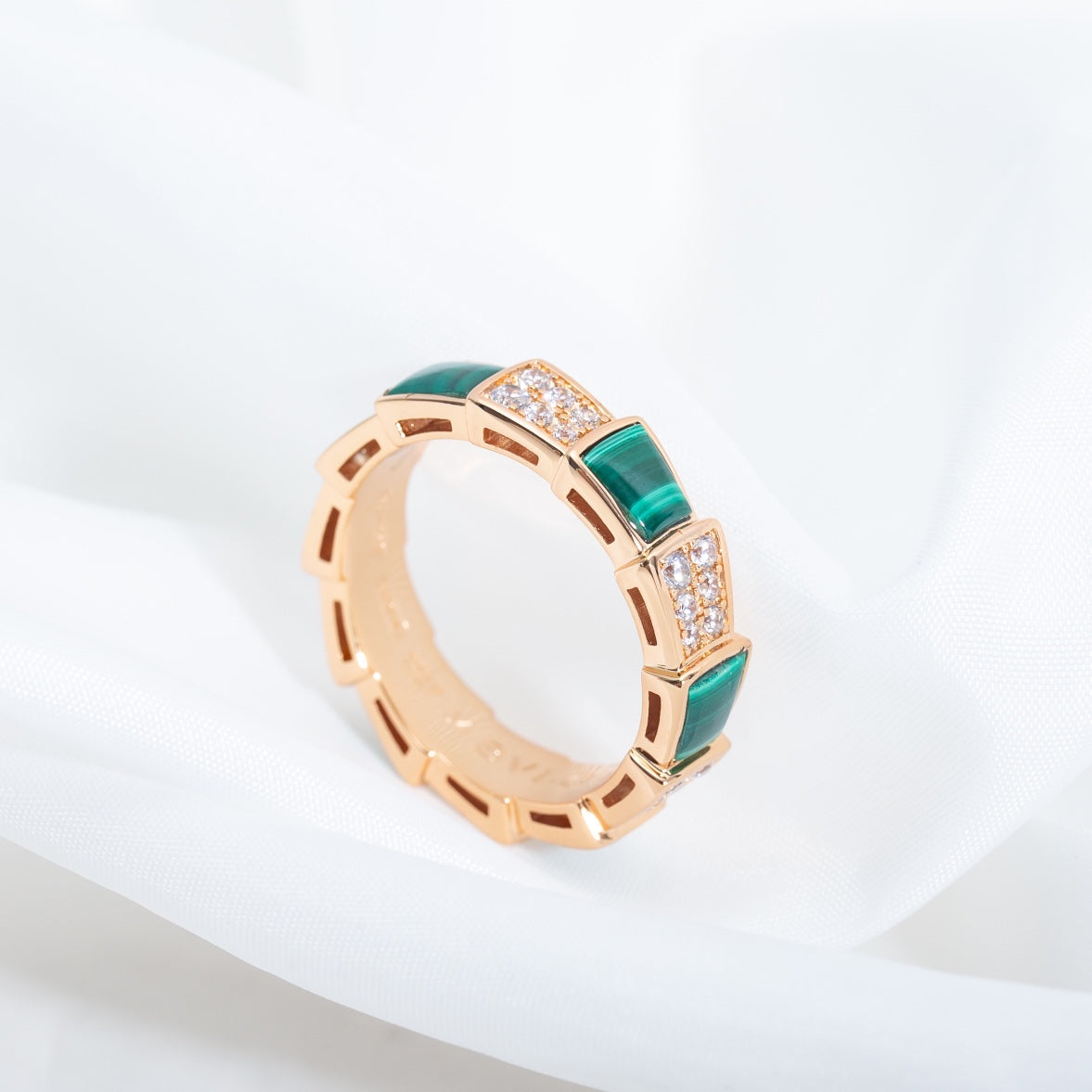 [Elitejewels]SERPENTI RING PINK GOLD MALACHITE DIAMOND PAVED 4MM