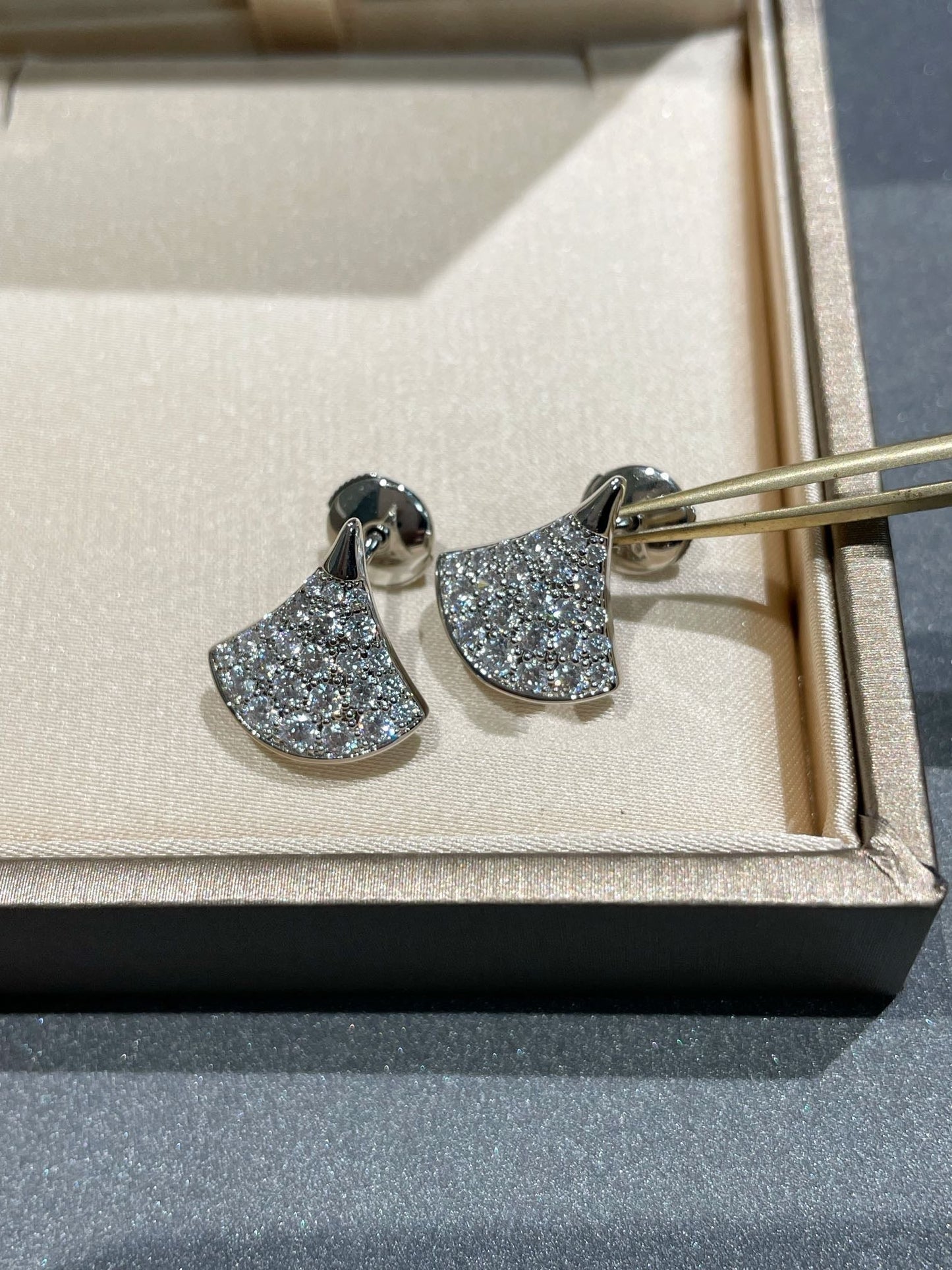 [Elitejewels]DREAM STUD EARRINGS DIAMOND