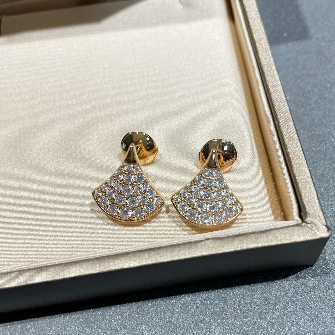 [Elitejewels]DREAM STUD EARRINGS DIAMOND