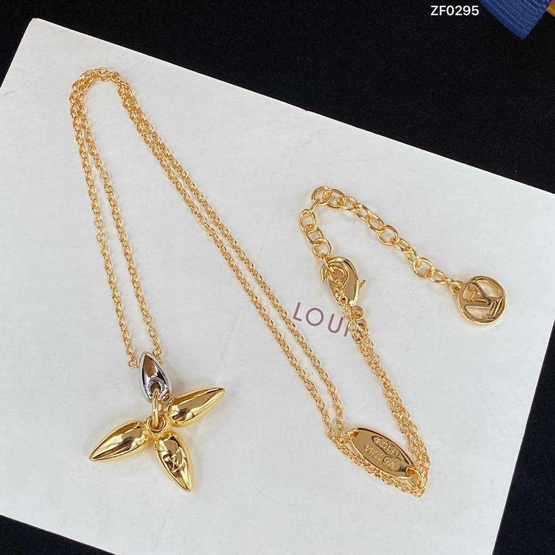 [Elitejewels]LOUISETTE PEDANT GOLD NECKLACE