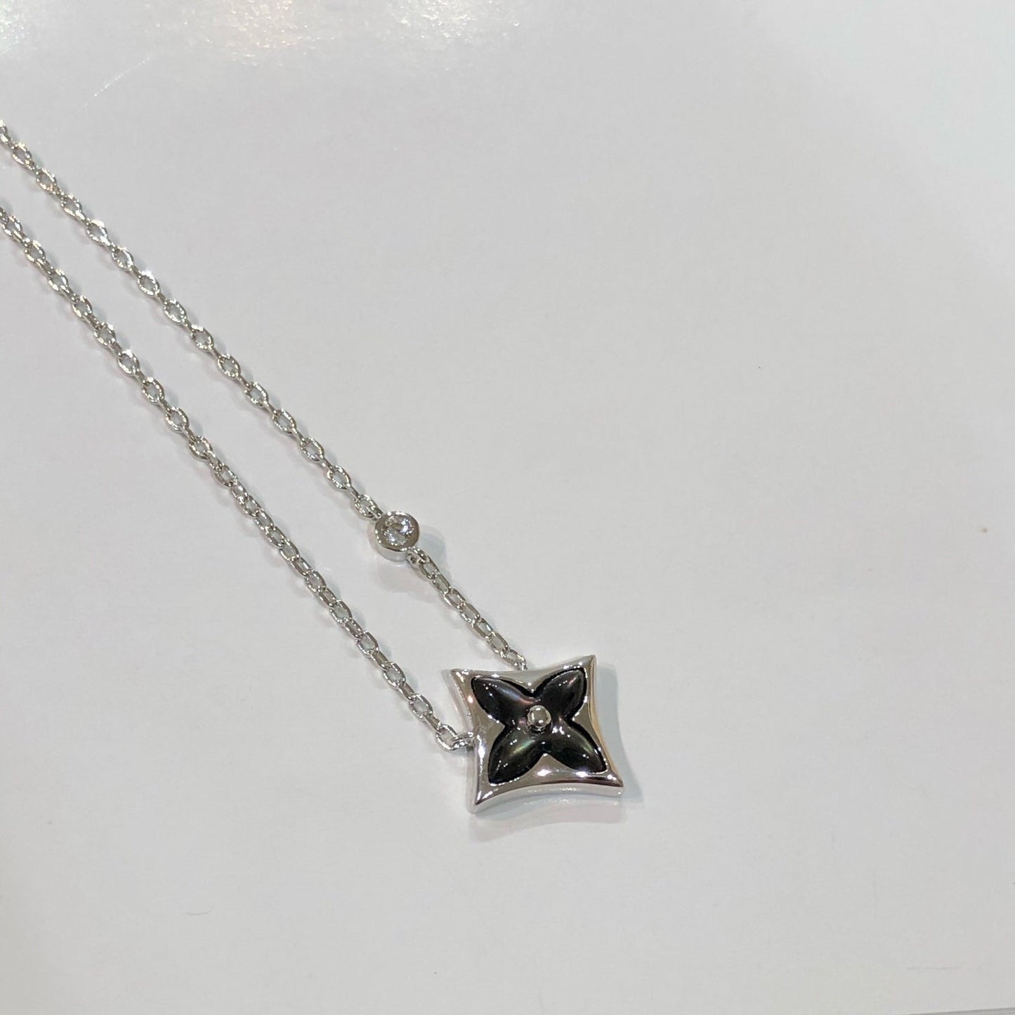 [Elitejewels]STAR BLACK MOP NECKLACE