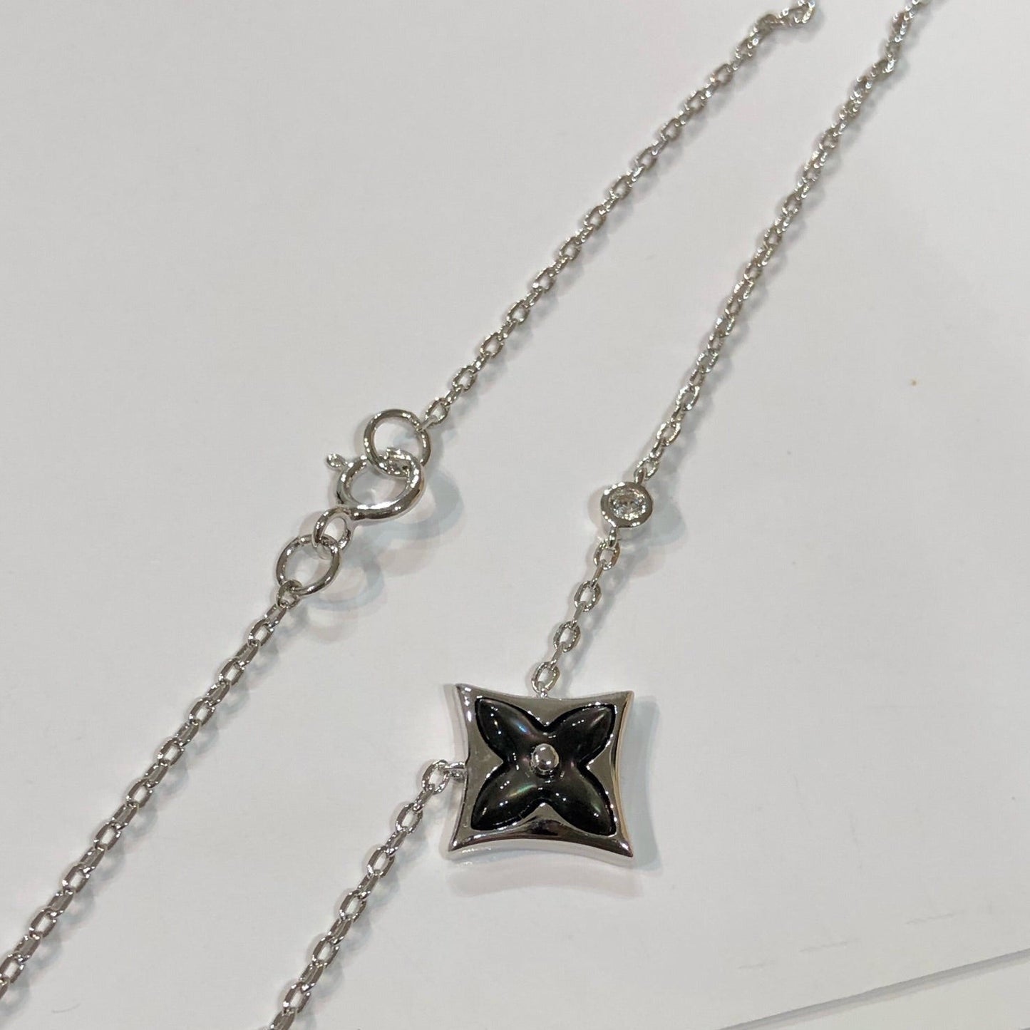 [Elitejewels]スターブラックモップネックレス