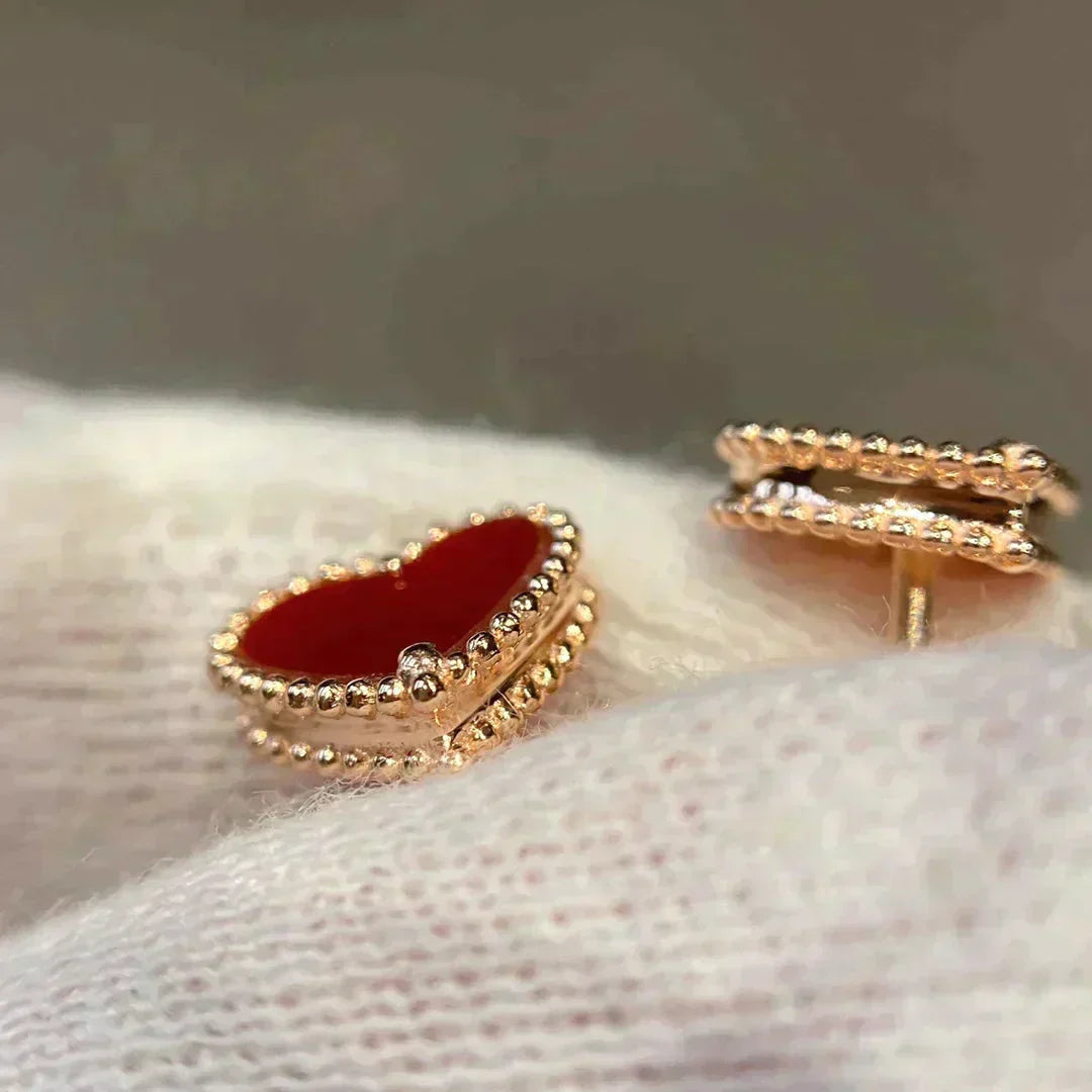 [Elitejewels]HEART CARNELIAN STUD EARRINGS