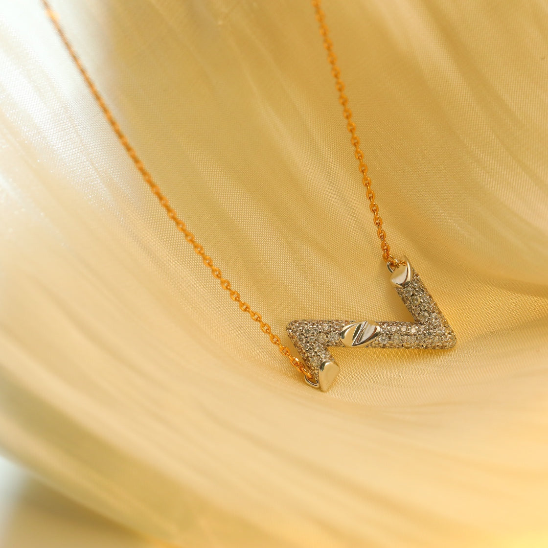 [Elitejewels]VOLT SILVER DIAMOND PEDANT NECKLACE