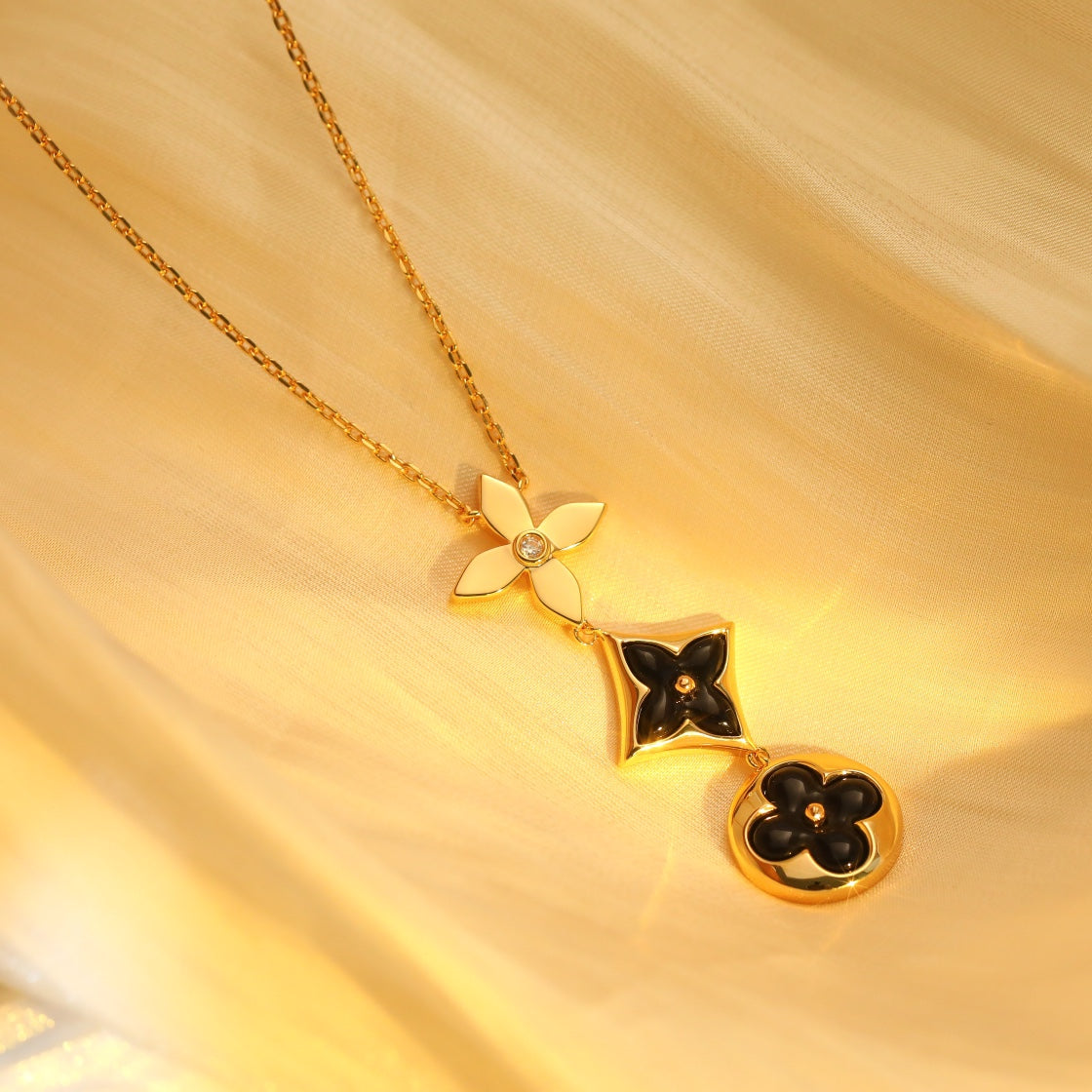 [Elitejewels]STAR AND SUN ONYX PINK GOLD NECKLACE