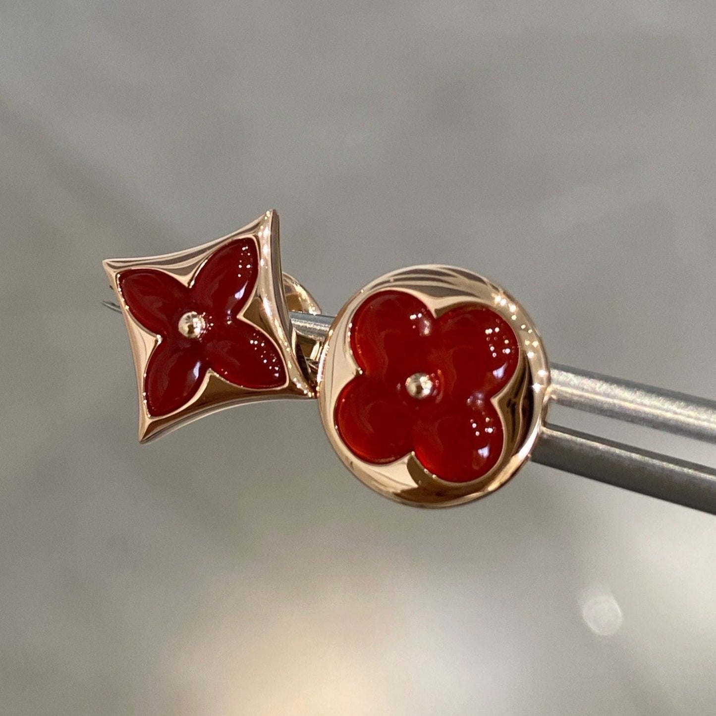 [Elitejewels]STAR AND SUN PINK GOLD CARNELIAN STUD EARRINGS