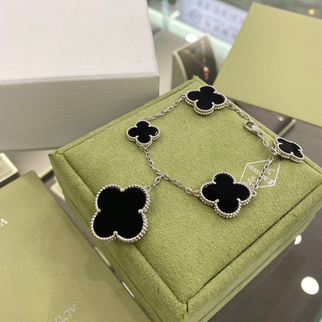 [Elitejewels]クローバー5モチーフシルバーオニキスブレスレット