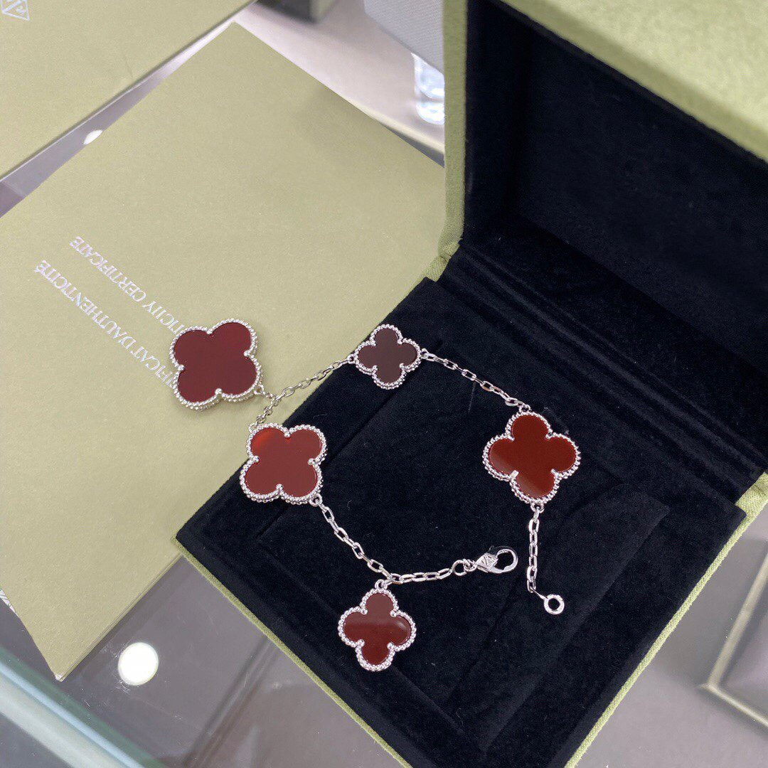 [Elitejewels]CLOVER 5 MOTIFS SIVLER CARNELIAN BRACELET