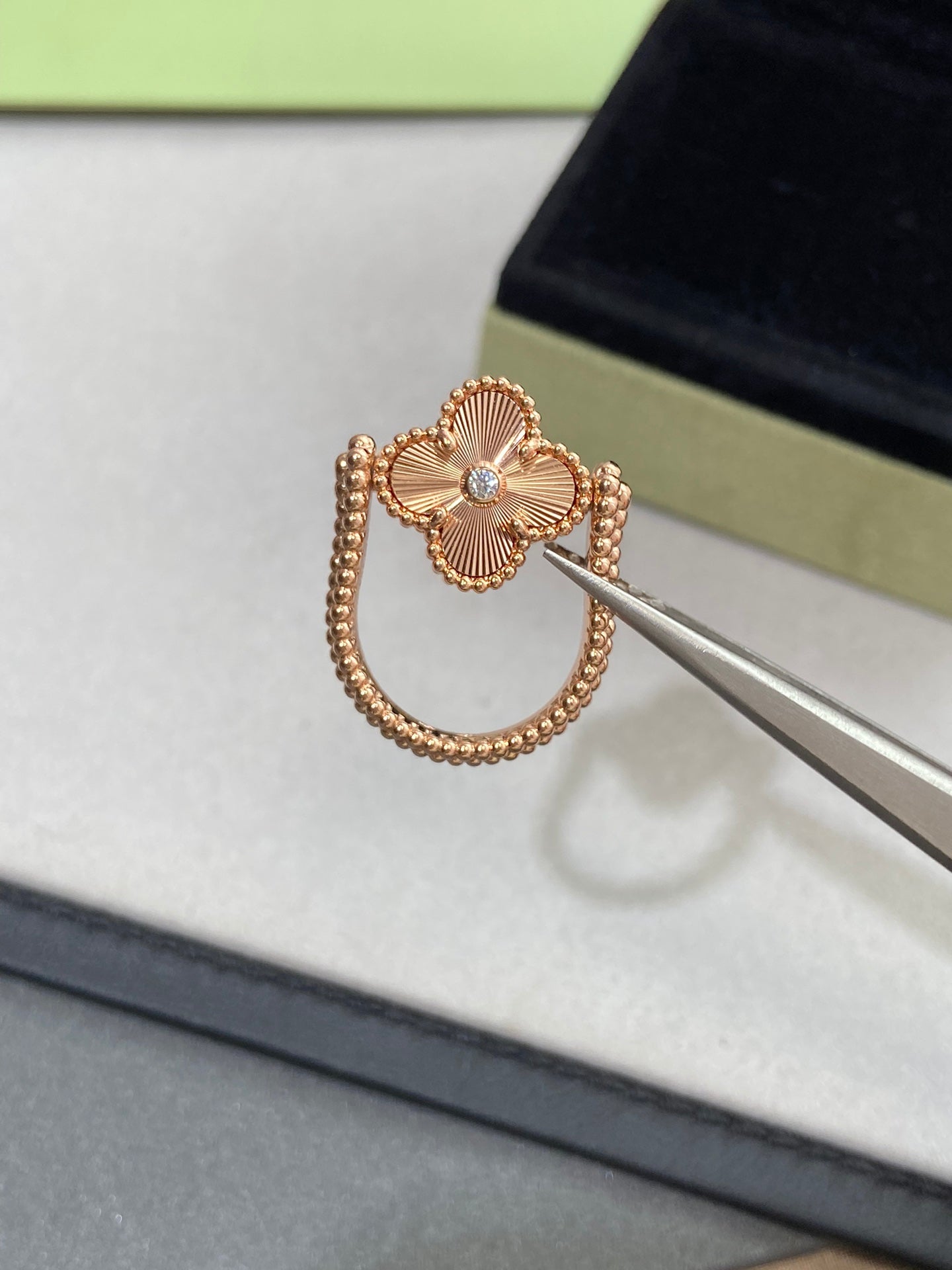 [Elitejewels]CLOVER RIVERSIBLE ROSE GOLD RING