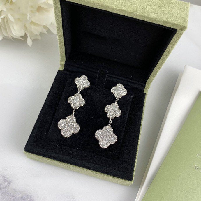 [Elitejewels]CLOVER 3 MOTIF DIAMOND SILVER DROP EARRINGS