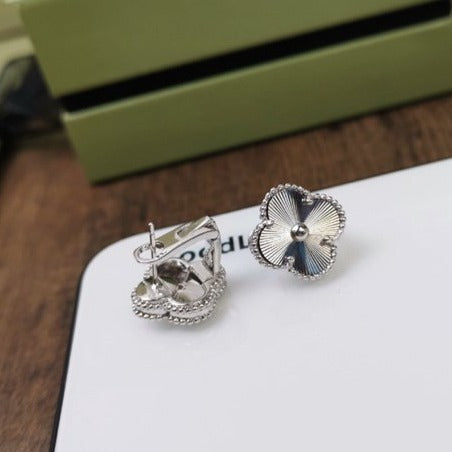 [Elitejewels]CLOVER MEDIUM STUD EARRINGS