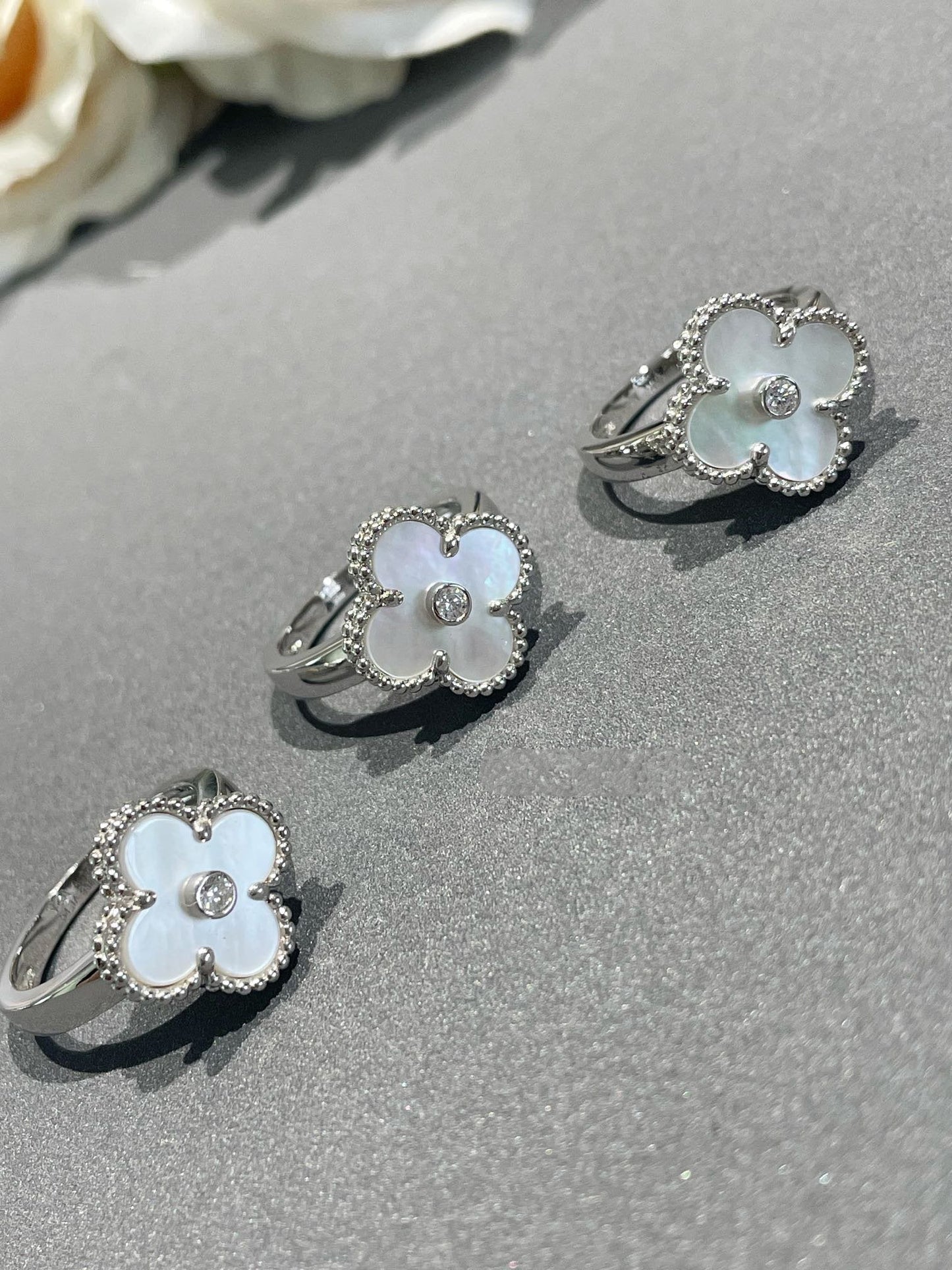 [Elitejewels]クローバー シルバー モップ ダイヤモンド リング