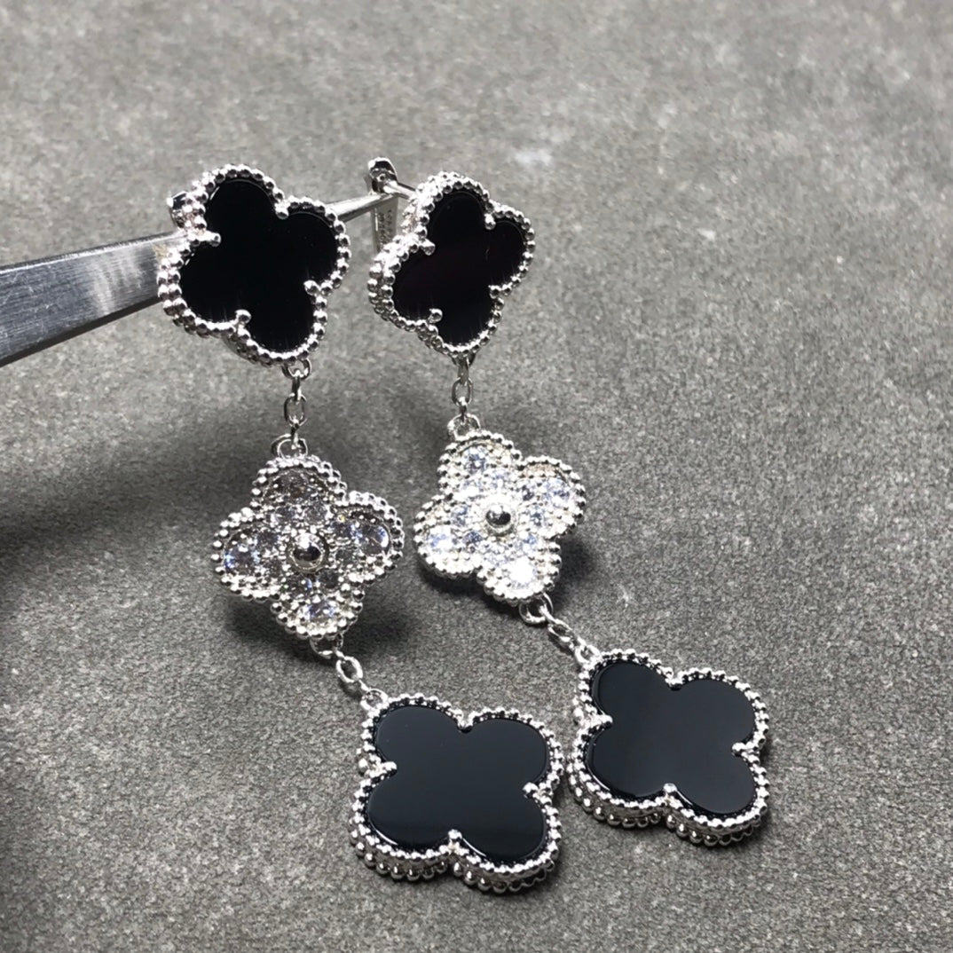 [Elitejewels]CLOVER 3 MOTIF DIAMOND ONYX SILVER EARRINGS