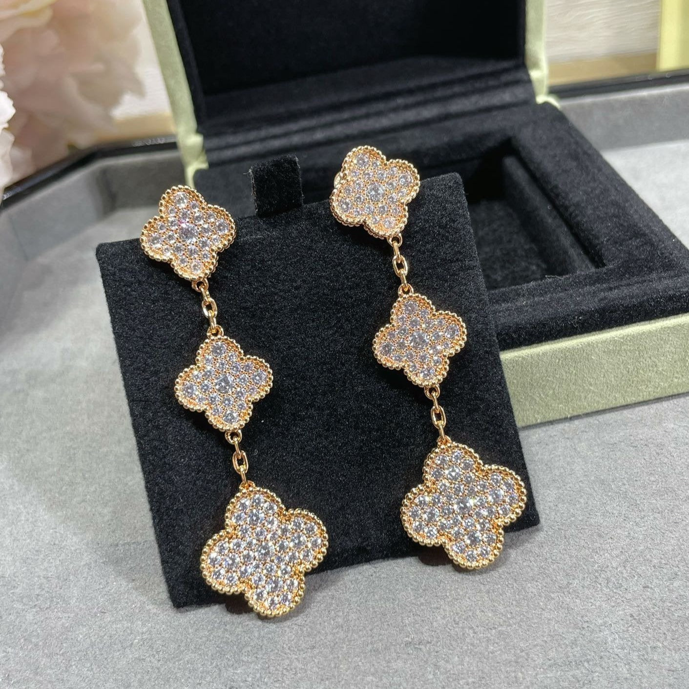 [Elitejewels]CLOVER 3 MOTIFS DIAMOND PAVED ROSE GOLD EARRINGS