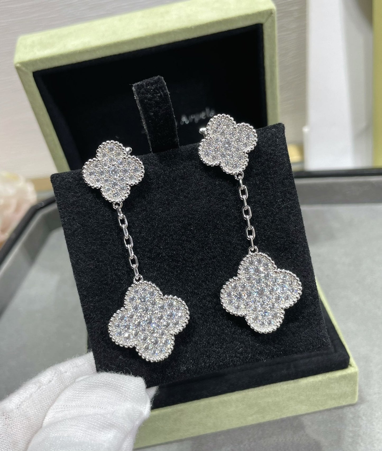 [Elitejewels]CLOVER 2 MOTIFS DIAMOND PAVED SILVER EARRINGS