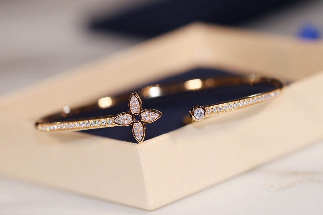 [Elitejewels]IDYLLE GOLD OPEN BRACELET DIAMOND PAVED