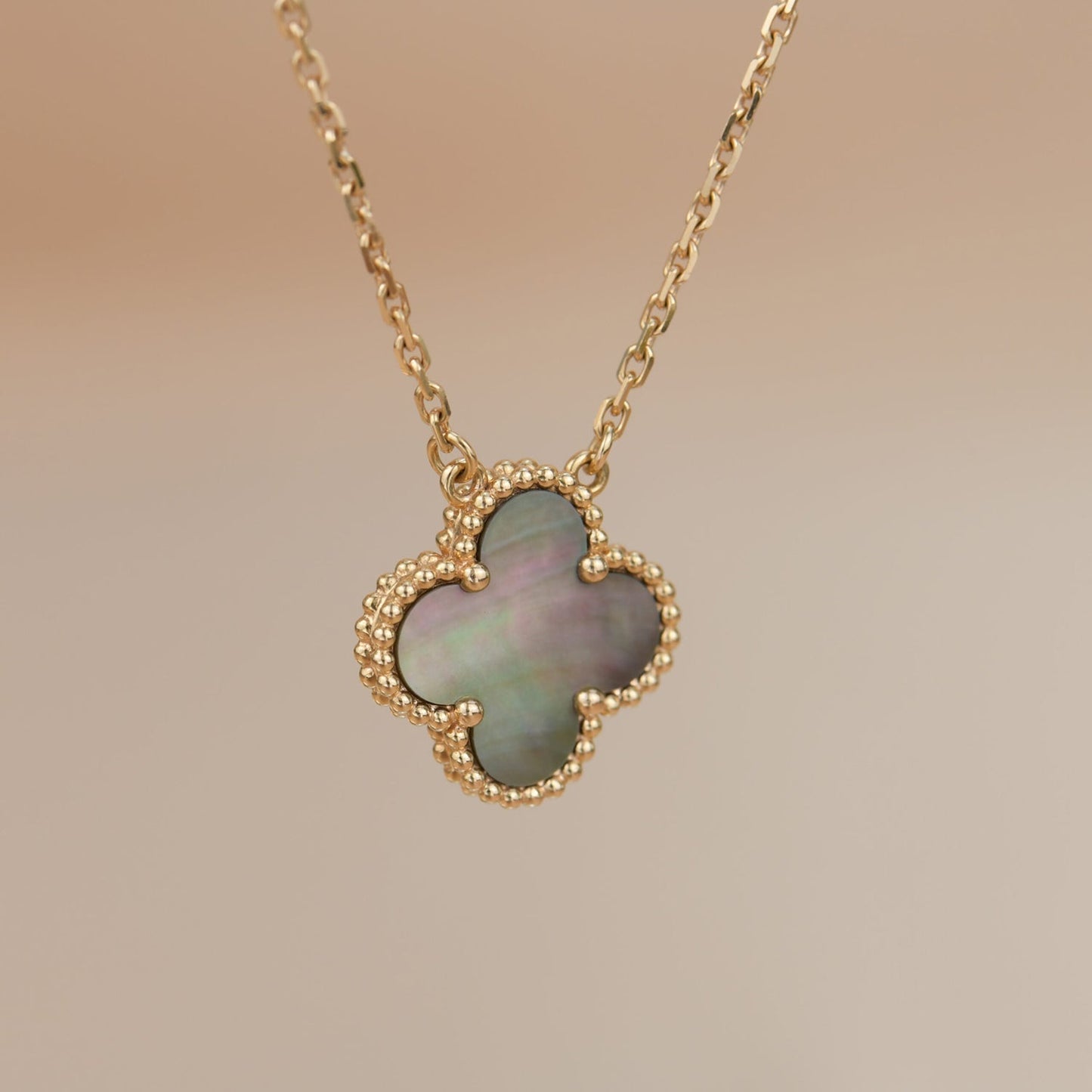 [Elitejewels]CLOVER 15MM  GRAY MOTHER OF PEARL NECKLACE