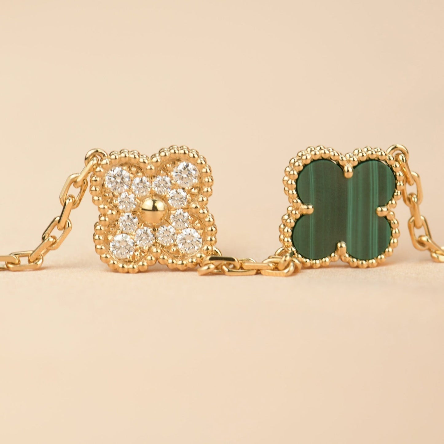 [Elitejewels]CLOVER  5 MOTIF MALACHITE DIAMOND BRACELET