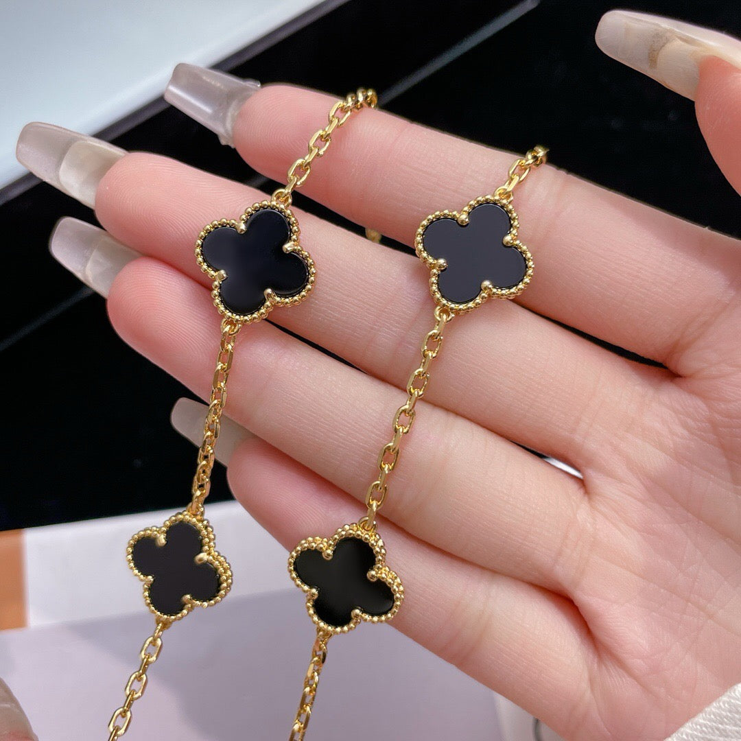 [Elitejewels]CLOVER 10 MOTIFS ONYX NECKLACE