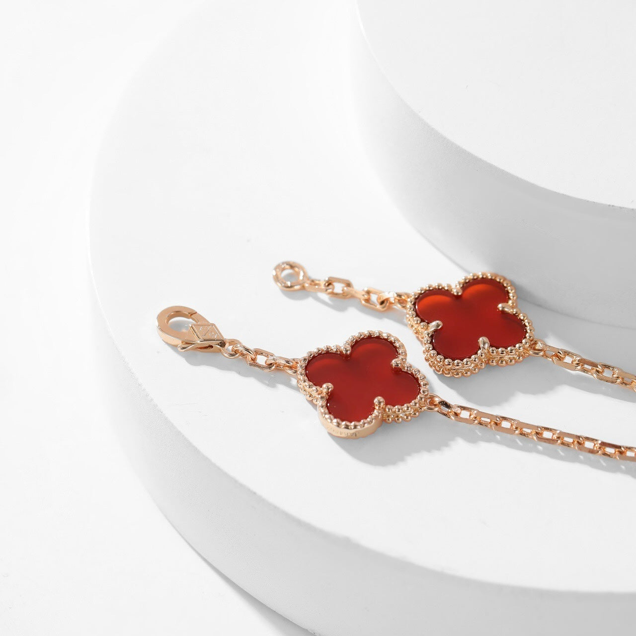 [Elitejewels]CLOVER 10 MOTIFS CARNELIAN NECKLACE