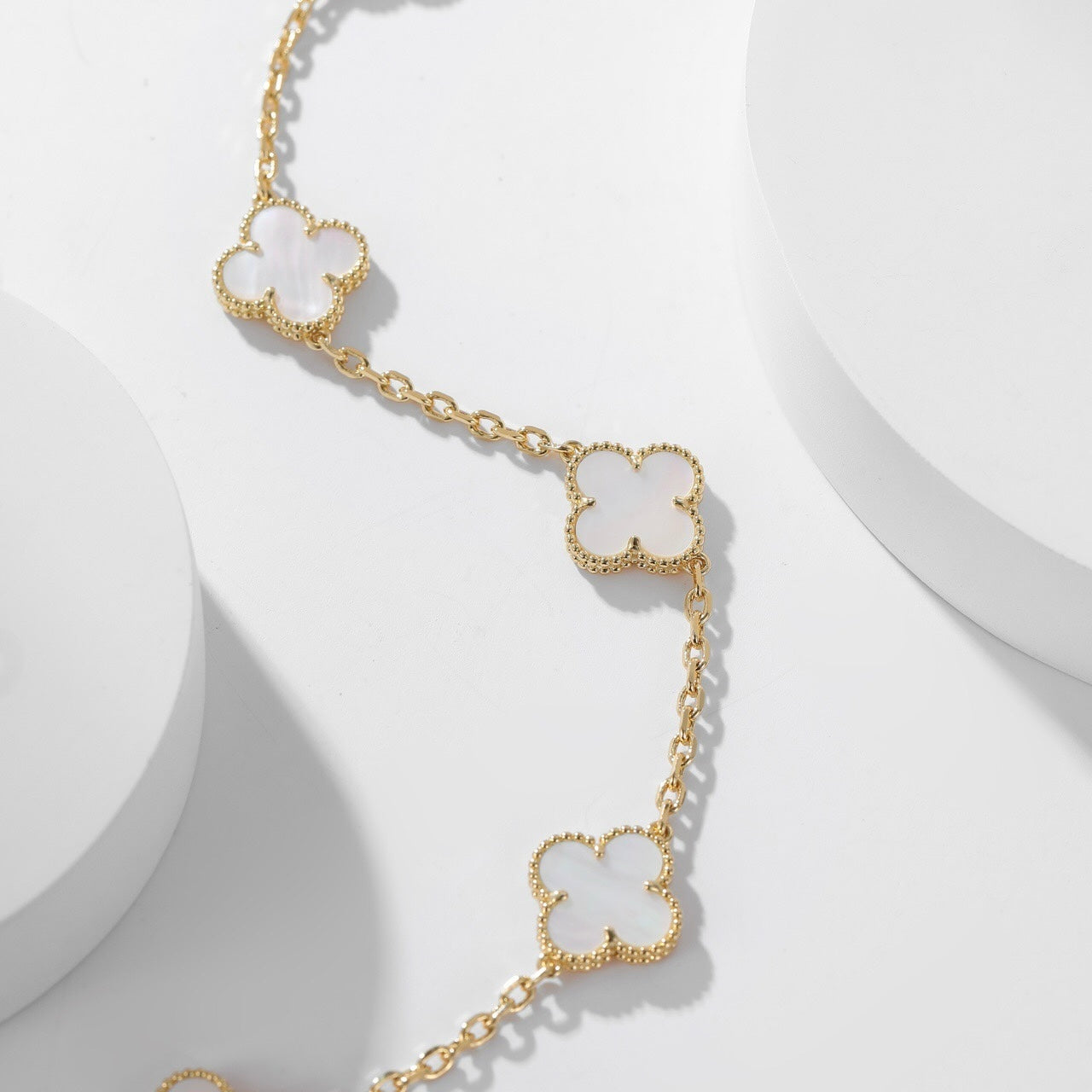 [Elitejewels]CLOVER 10 MOTIFS WHITE MOTHER OF PEARL NECKLACE