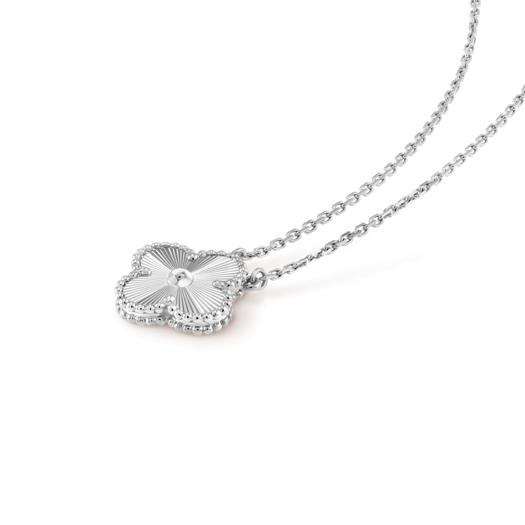 [Elitejewels]CLOVER 15MM LASER NECKLACE SILVER