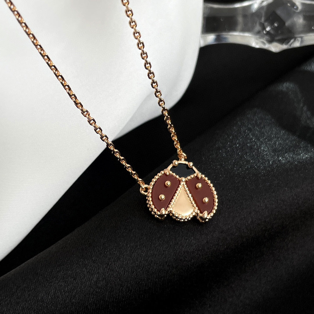 [Elitejewels]LUCKY  CARNELIANS LADYBUG NECKLACE