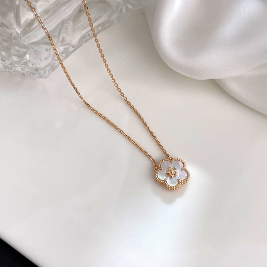 [Elitejewels]ラッキーホワイトモッププラムブロッサムネックレス