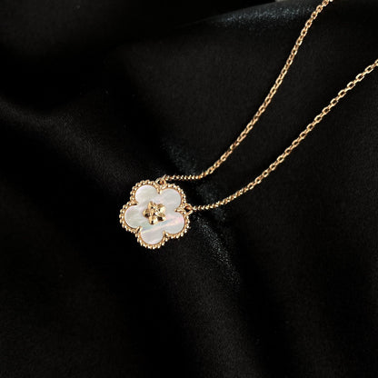 [Elitejewels]LUCKY  WHITE MOP  PLUM BLOSSOM NECKLACE