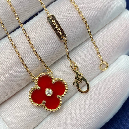 [Elitejewels]CLOVER 15MM DIAMOND CARNELIAN NECKLACE