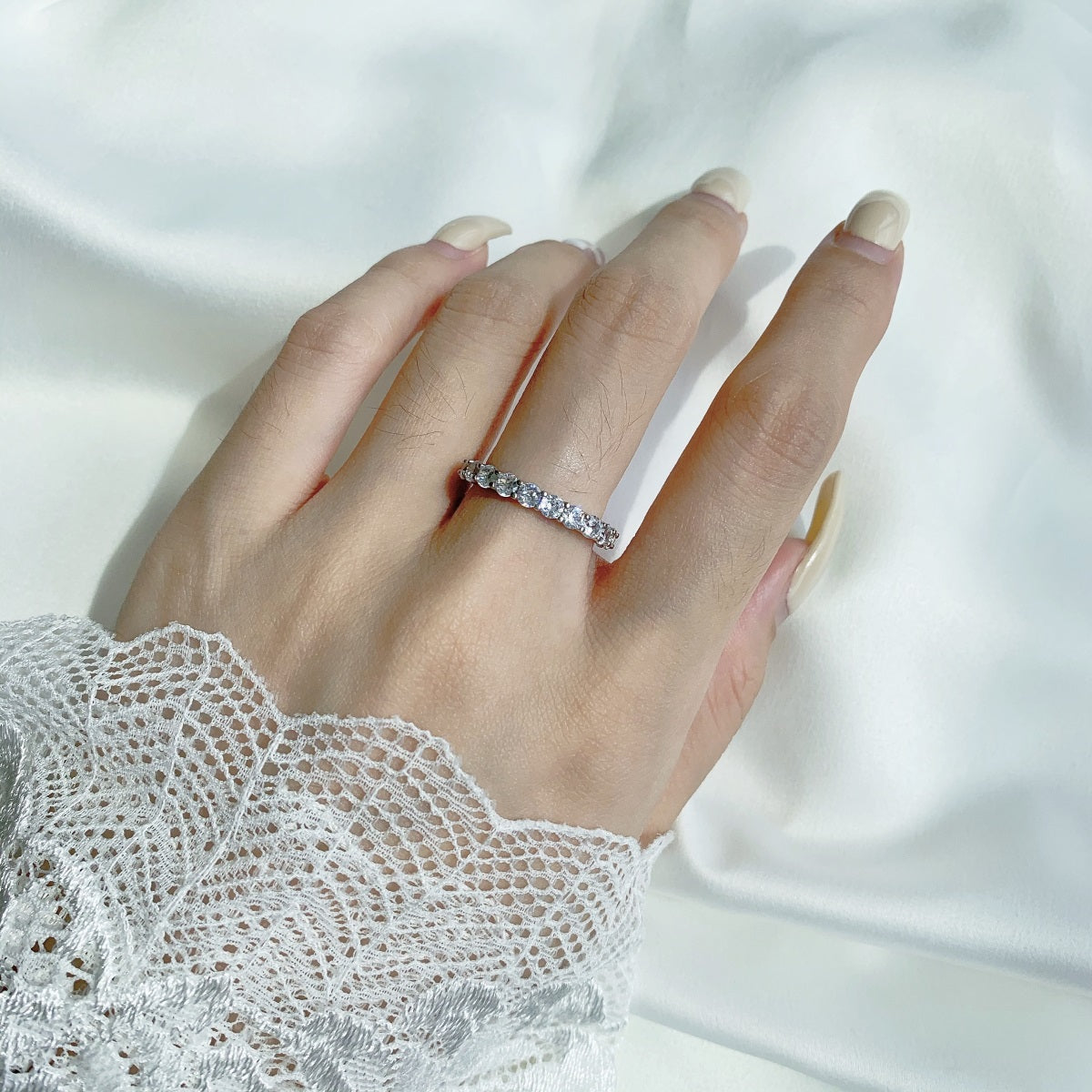 [Elitejewels]Sparkling Round Cut Tennis Ring