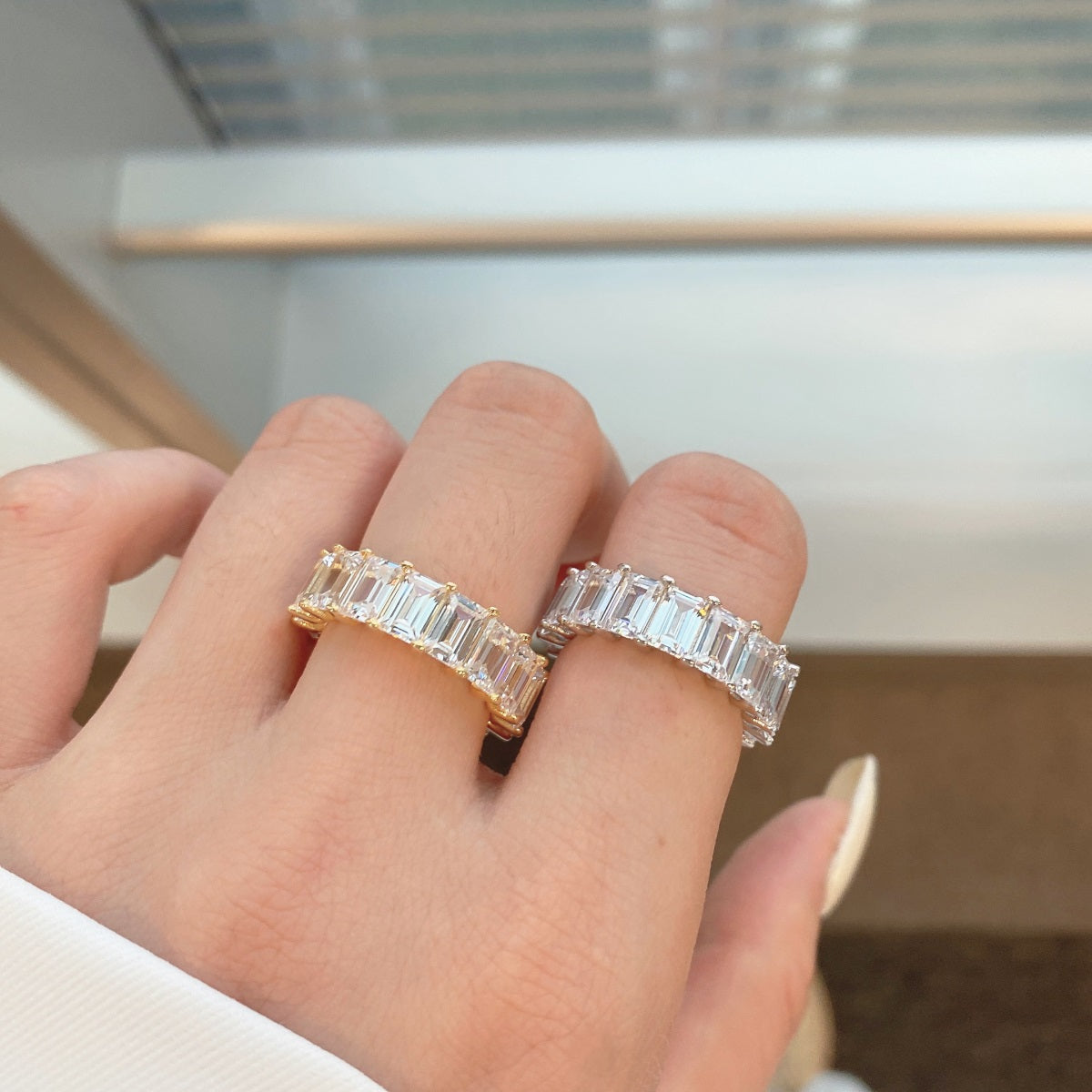 [Elitejewels]Eleganter Tennisring im Smaragdschliff, 0,75 Karat