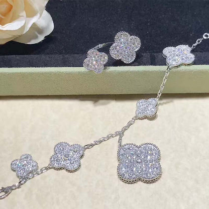 [Elitejewels]CLOVER 6 MOTIFS SILVER DIAMOND BRACELET