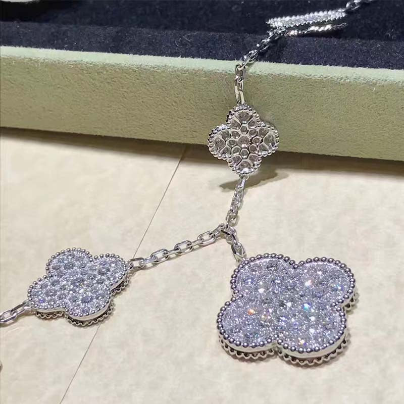 [Elitejewels]CLOVER 6 MOTIFS SILVER DIAMOND BRACELET