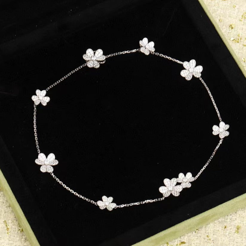 [Elitejewels]FRIVOLE SILVER 9 FLOWERS NECKLACE