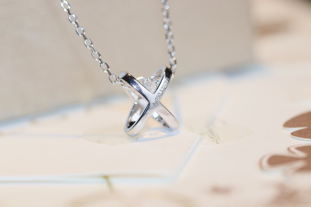 [Elitejewels]JEUX DE DIAMOND NECKLACE