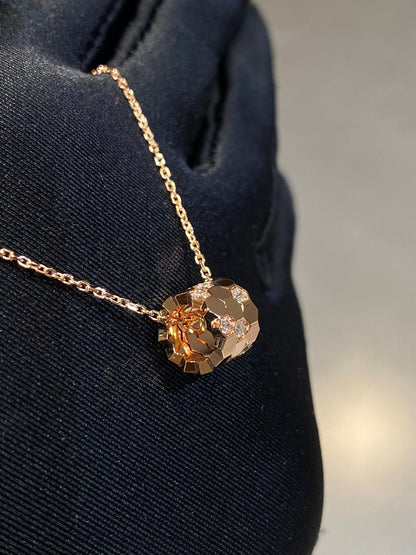 [Elitejewels]BEE LOVE DIAMOND NECKLACE